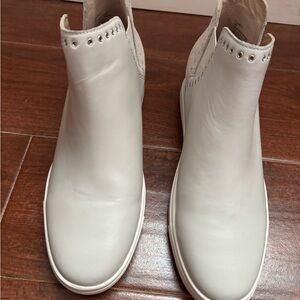 Chelsea & Violet Cream Ankle Boots